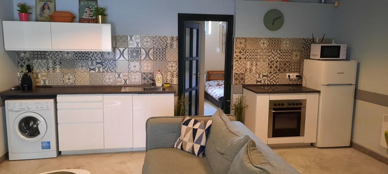 Csenge Apartman Keszthely Extérieur photo