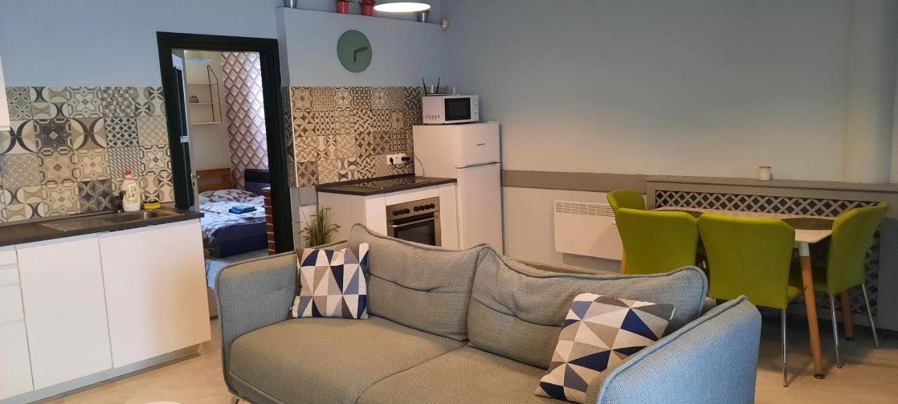 Csenge Apartman Keszthely Extérieur photo